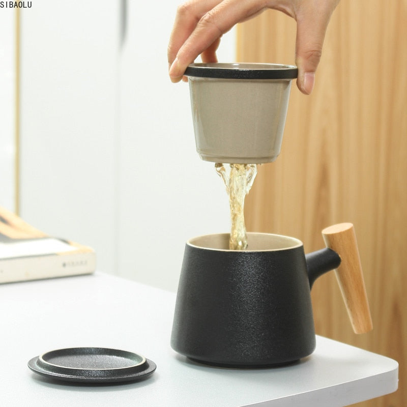Tea Infuser Mug Set in use