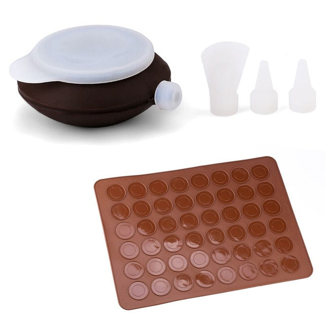 Soft nozzle macaron baking kit with silicone mat